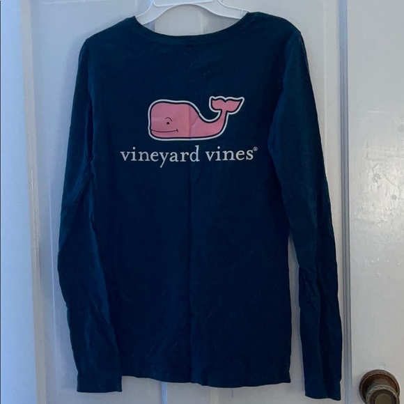 Lightly worn vineyard vibes long sleeve - Picture 3 of 3